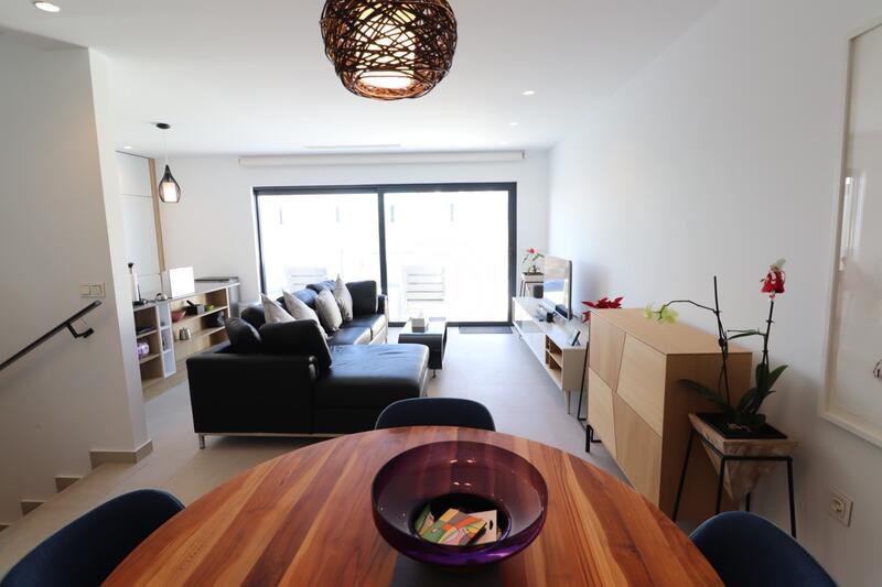 4 Schlafzimmer Stadthaus zu verkaufen