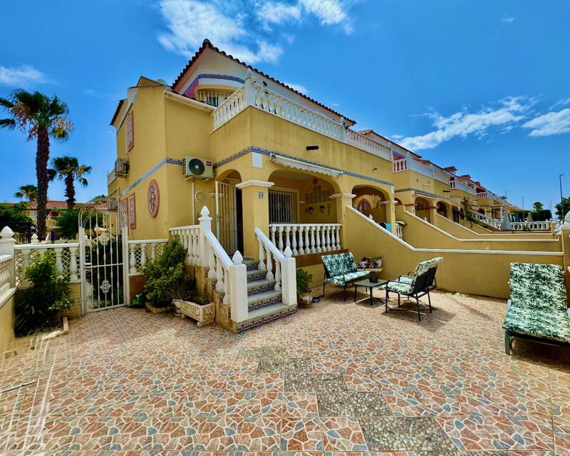 Villa til salgs i Algorfa, Alicante