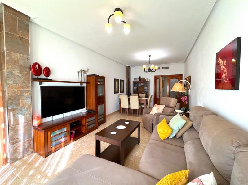 3 bedroom Apartment for sale