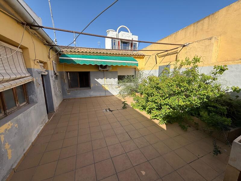 2 bedroom Townhouse for sale
