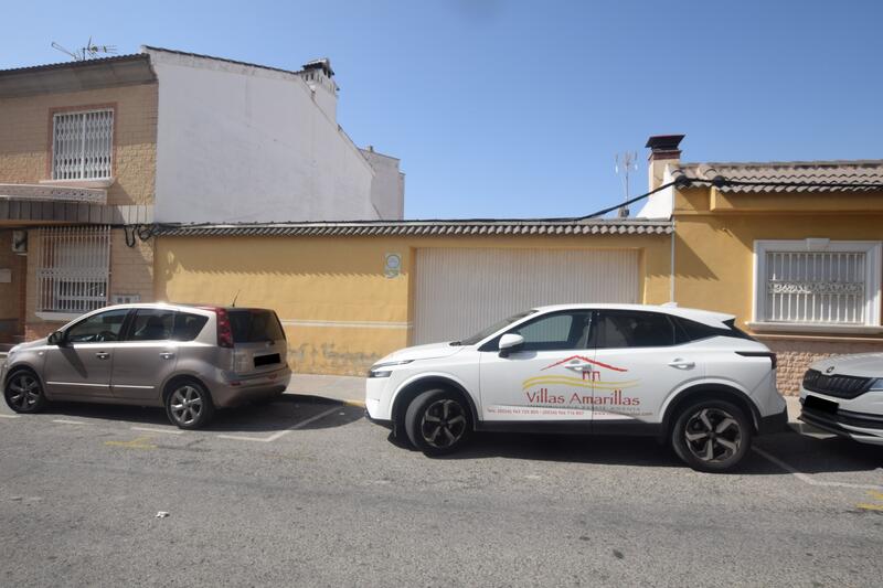 1 bedroom Townhouse for sale
