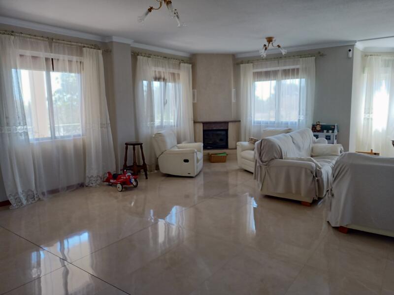 5 bedroom Villa for sale