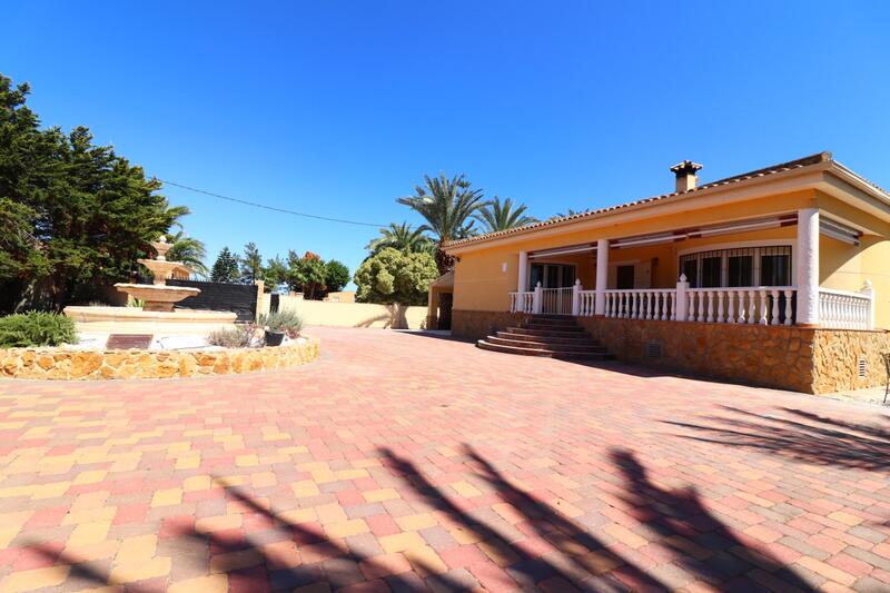 3 bedroom Country House for sale