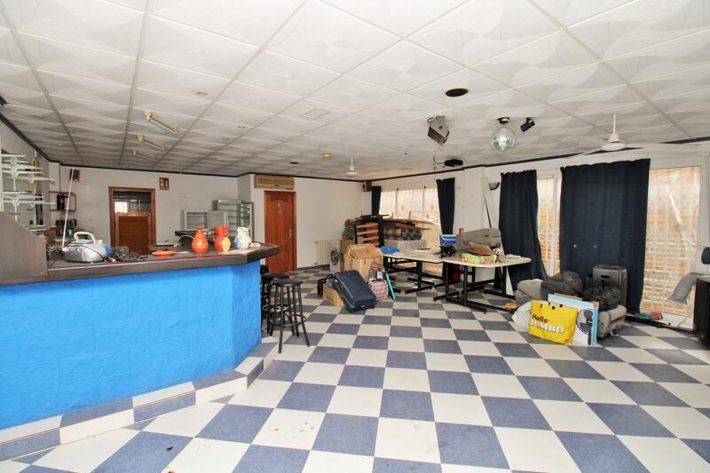 3 bedroom Commercial Property for sale