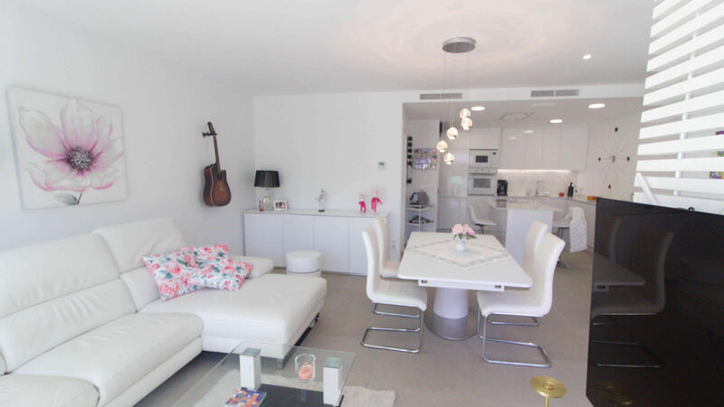 3 slaapkamer Grotwoning Te koop