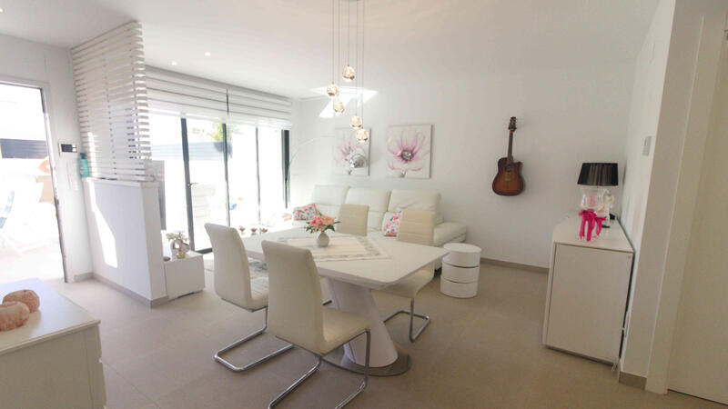 3 slaapkamer Grotwoning Te koop
