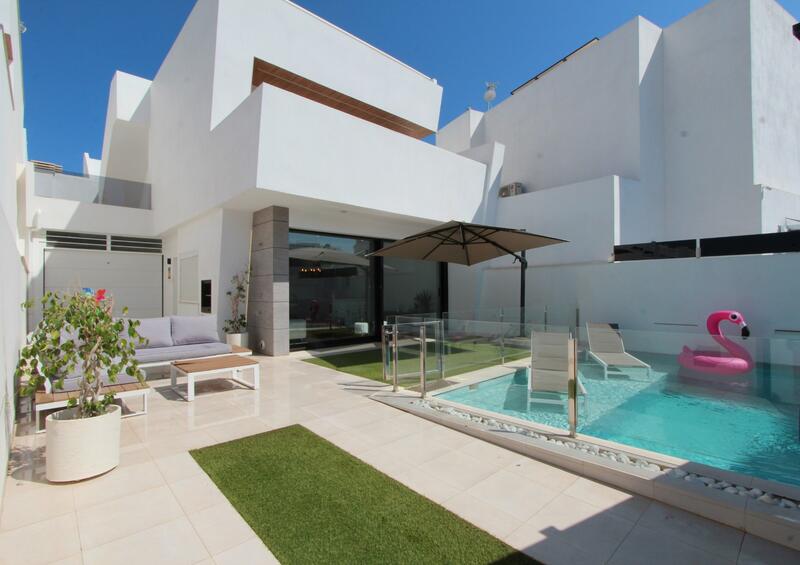 Villa en venta en Santiago de la Ribera, Murcia