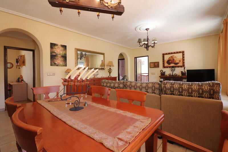 4 bedroom Villa for sale