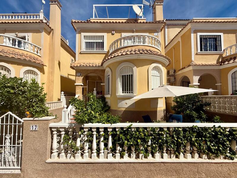 Villa en venta en Orihuela Costa, Alicante