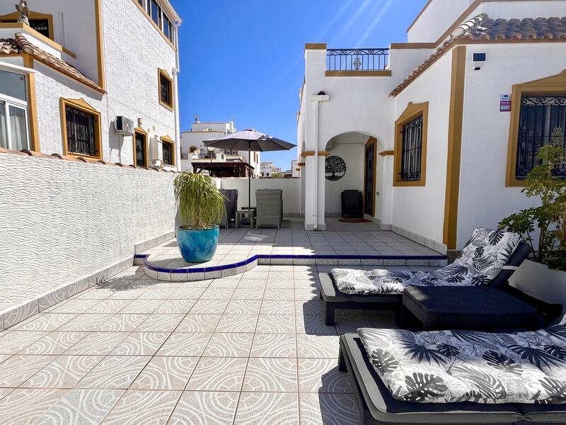 3 bedroom Land for sale