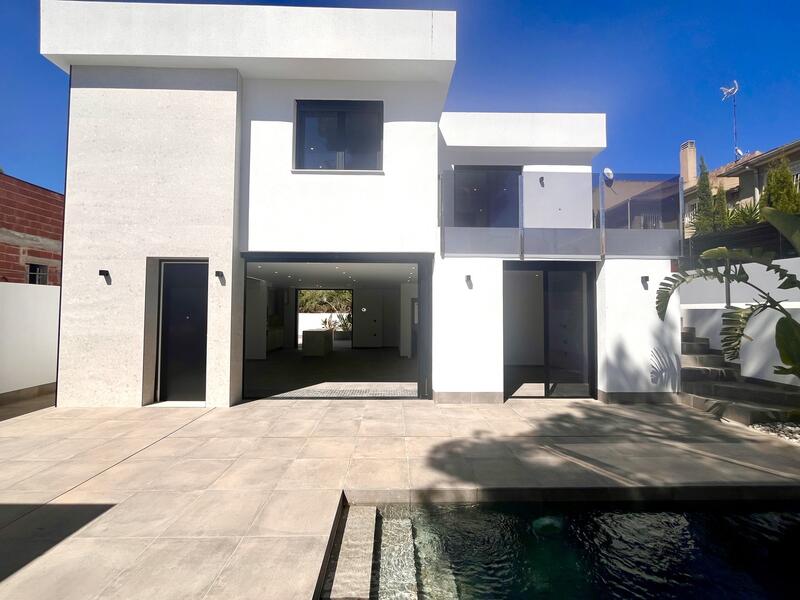 Cave House for sale in Los Balcones, Alicante