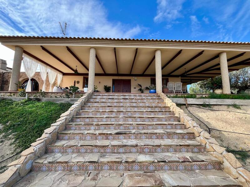 4 bedroom Commercial Property for sale