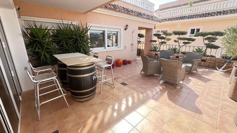 3 bedroom Commercial Property for sale
