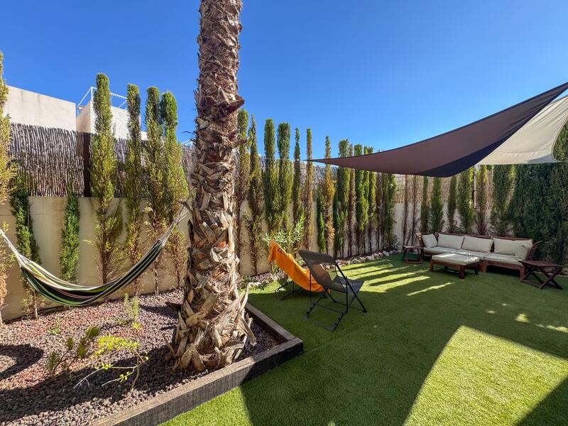 2 bedroom Townhouse for sale