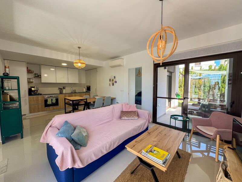 2 bedroom Townhouse for sale
