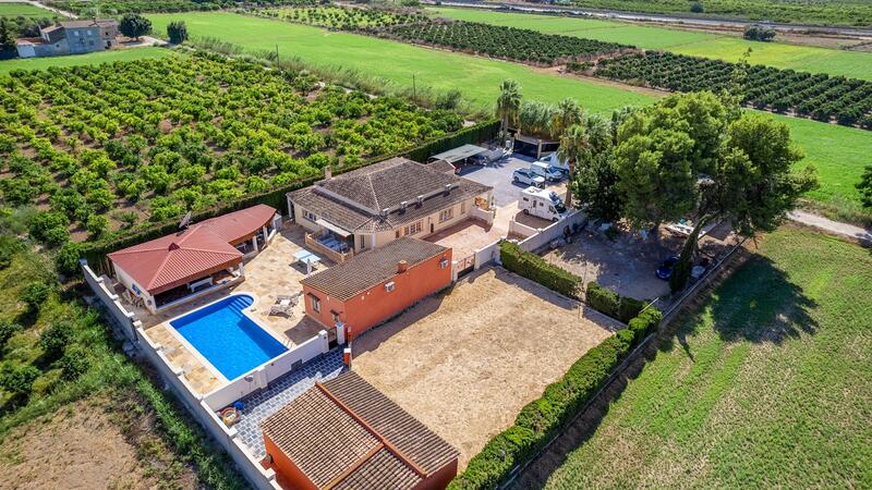 Country House for sale in Almoradí, Alicante