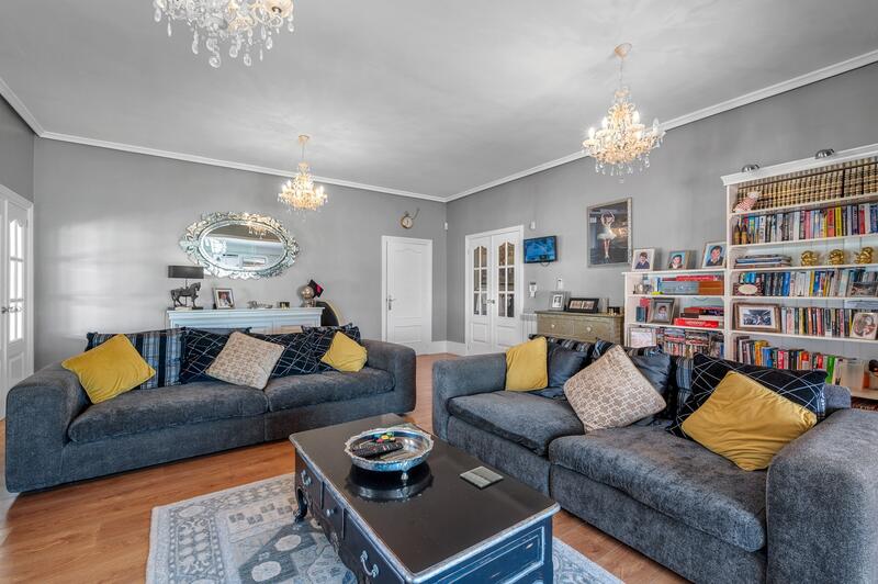 6 bedroom Country House for sale