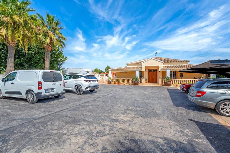 6 bedroom Country House for sale