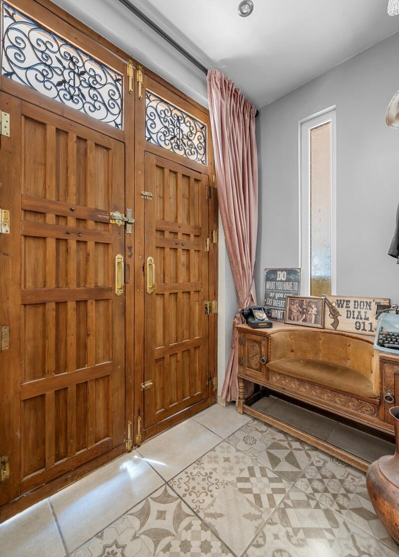 6 bedroom Country House for sale