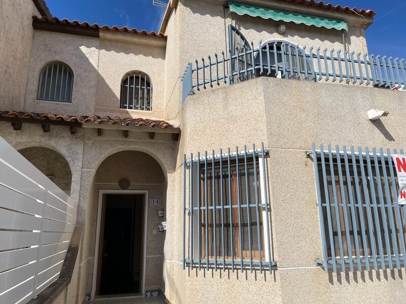 4 bedroom Townhouse for sale