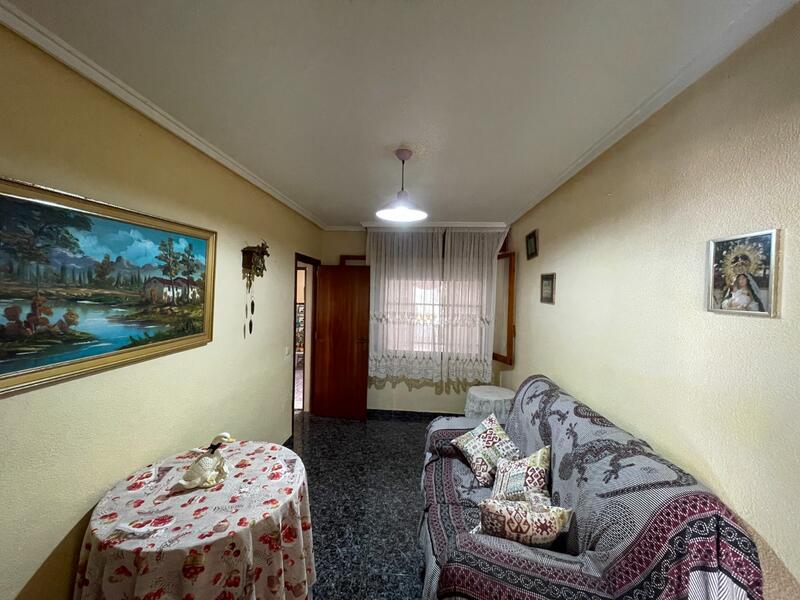 4 bedroom Townhouse for sale