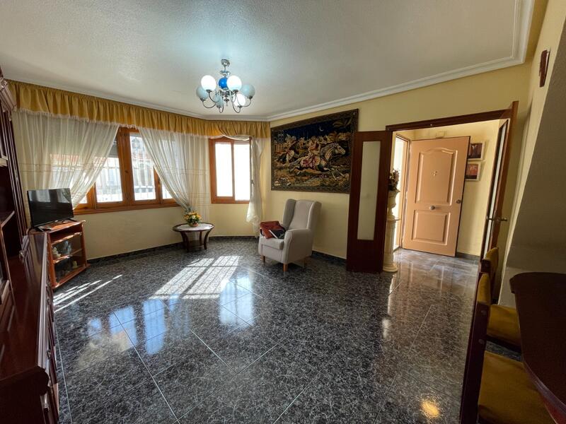 4 bedroom Townhouse for sale