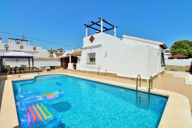 Villa en venta en Villamartin, Alicante