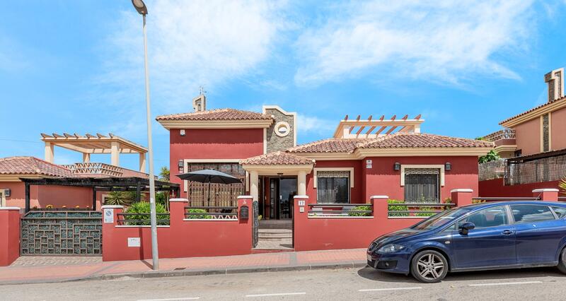 Villa for sale in Algorfa, Alicante