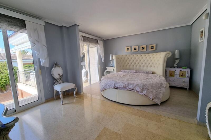 5 bedroom Villa for sale