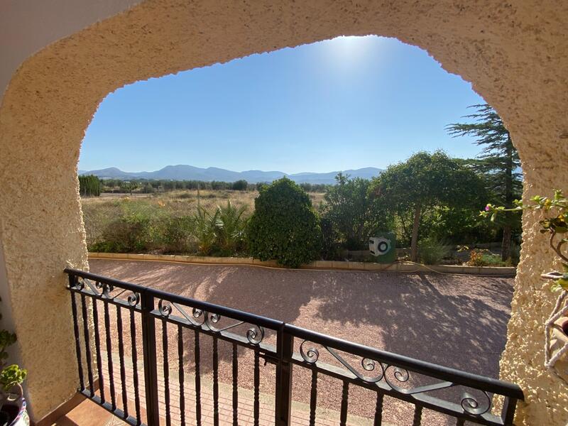 5 bedroom Villa for sale
