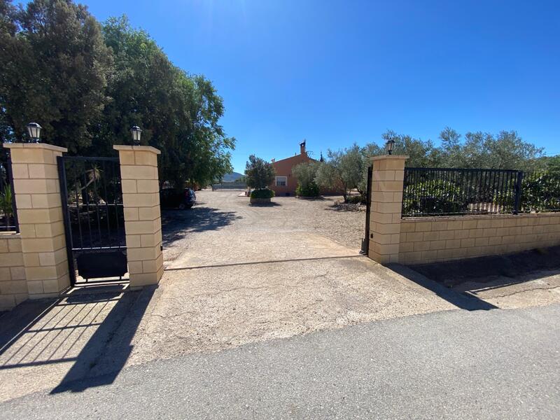 3 bedroom Country House for sale