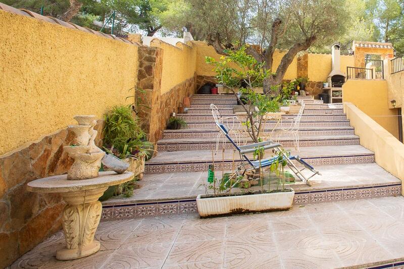 6 bedroom Villa for sale