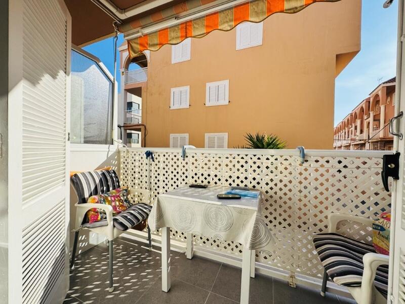 Apartamento en venta en La Mata, Alicante