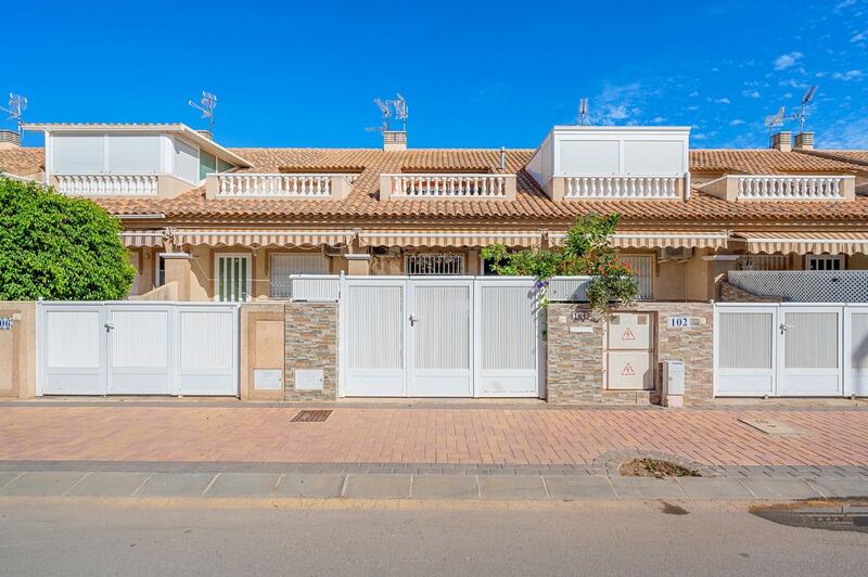 3 bedroom Townhouse for sale