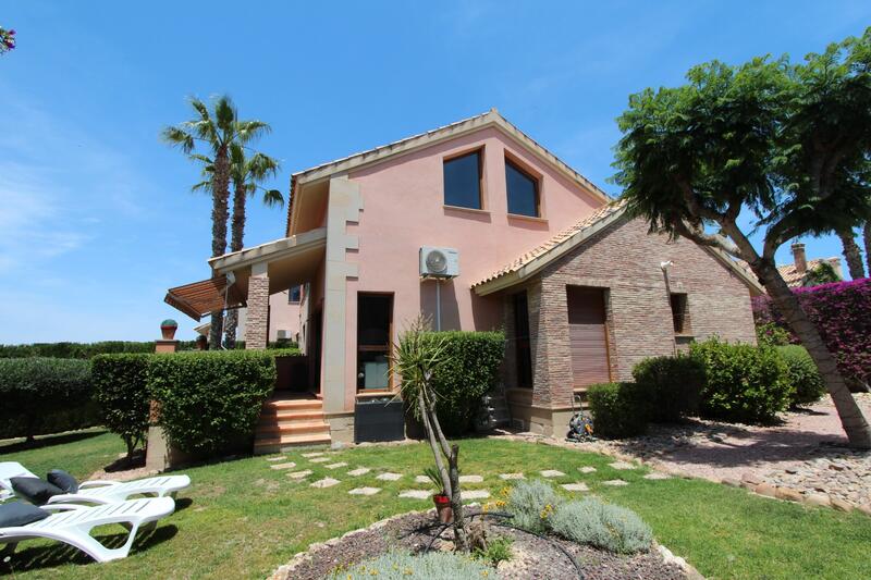 3 Cuarto Villa en venta