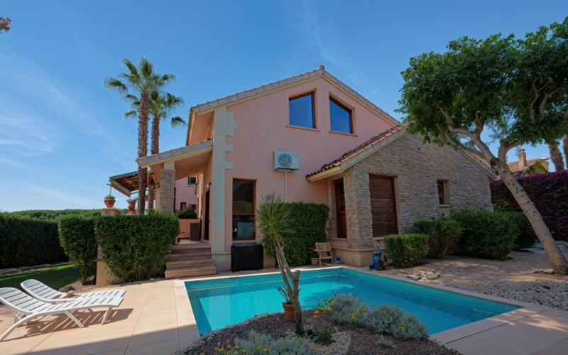 3 Cuarto Villa en venta