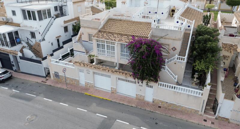 Stadthaus zu verkaufen in Orihuela Costa, Alicante