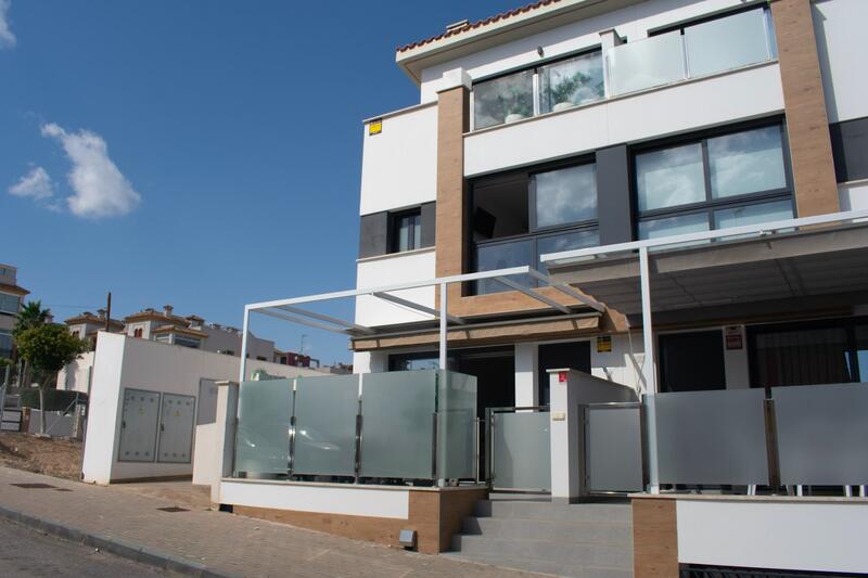 Townhouse for sale in Guardamar del Segura, Alicante