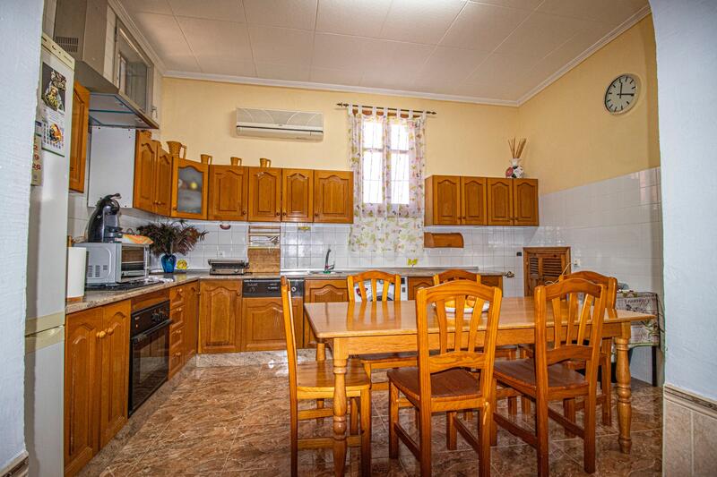 6 bedroom Country House for sale 6 bedroom Country House for sale