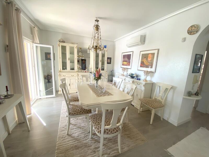 3 bedroom Villa for sale