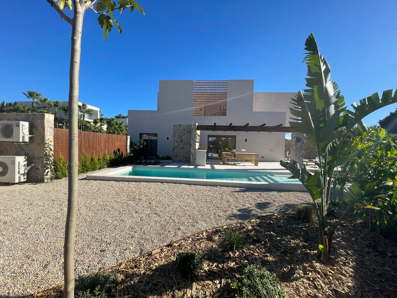 3 slaapkamer Villa Te koop 3 slaapkamer Villa Te koop