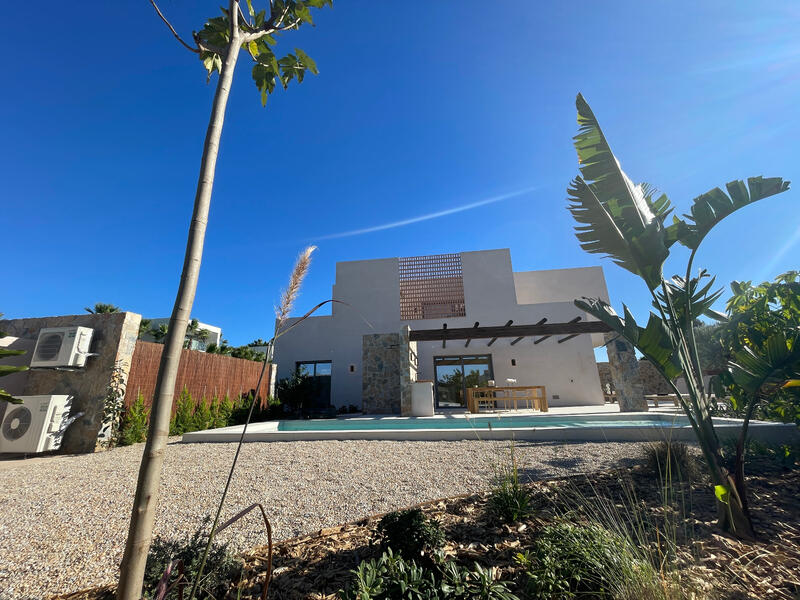 3 slaapkamer Villa Te koop 3 slaapkamer Villa Te koop