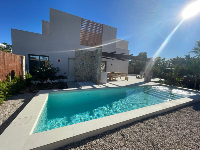 3 slaapkamer Villa Te koop 3 slaapkamer Villa Te koop