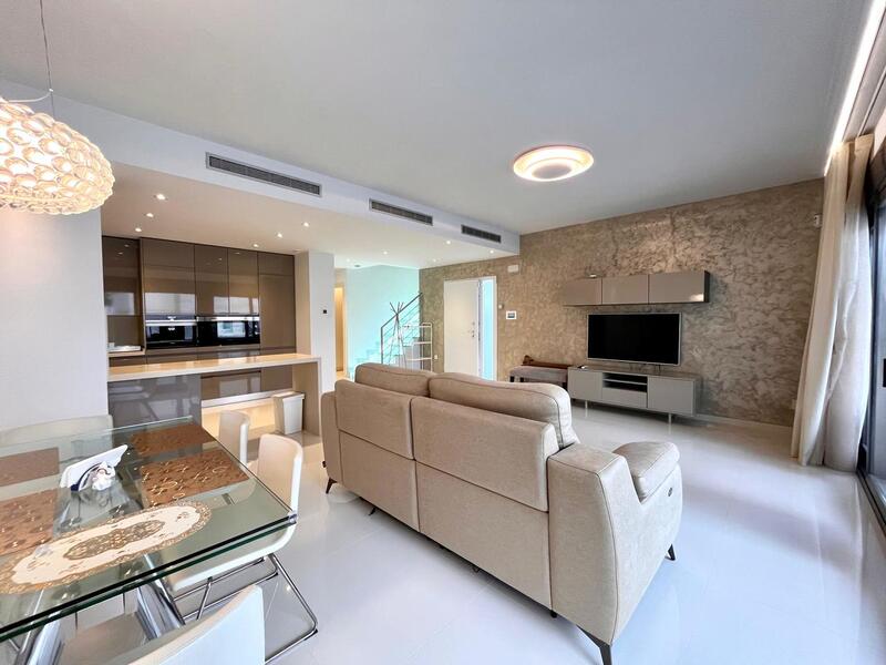 4 soverom Grottehuset til salgs