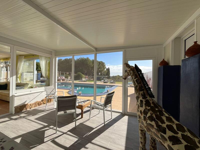 6 bedroom Commercial Property for sale