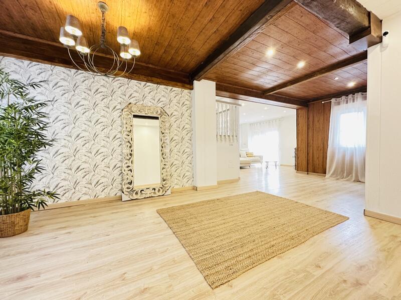 5 Schlafzimmer Handelsimmobilie zu verkaufen