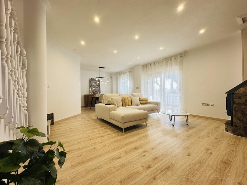 5 Schlafzimmer Handelsimmobilie zu verkaufen