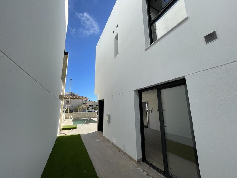 4 bedroom Commercial Property for sale