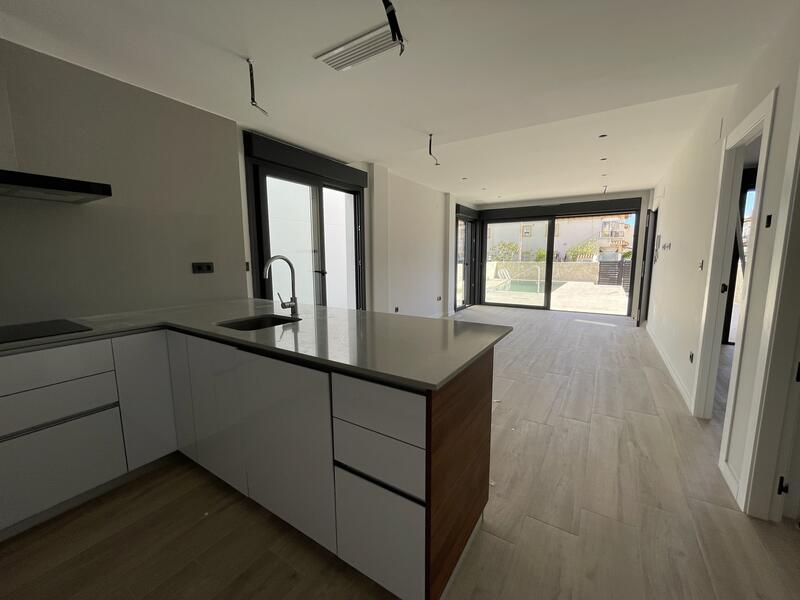 4 bedroom Commercial Property for sale