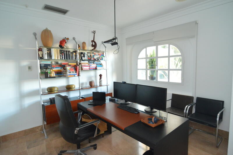 4 bedroom Cave House for sale